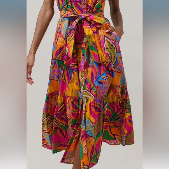 SugarLips Milana Floral Dynamite Button Midi Dress - Picture 4 of 7